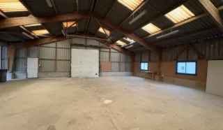  LOCAL D'ACTIVITES 442 m² GUISSENY