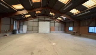  LOCAL D'ACTIVITES 442 m² GUISSENY