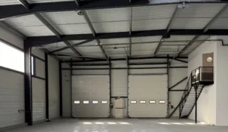  LOCAUX D'ACTIVITÉS 1 988 M² CARQUEFOU