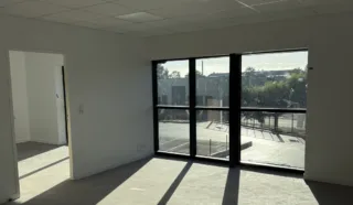  LOCAUX D'ACTIVITÉS 1 988 M² CARQUEFOU