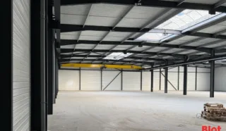  LOCAUX D'ACTIVITÉS 1 988 M² CARQUEFOU