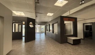  LOCAUX D'ACTIVITÉS 380 M² CARQUEFOU