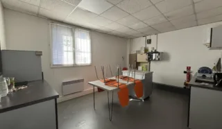  LOCAUX D'ACTIVITÉS 380 M² CARQUEFOU