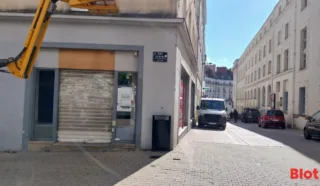  LOCAUX COMMERCIAUX 130 M² NANTES