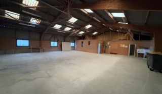  LOCAL D'ACTIVITES 156 m² GUISSENY