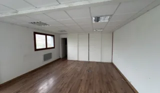  LOCAL D'ACTIVITES 156 m² GUISSENY
