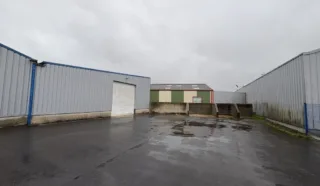  LOCAL D'ACTIVITES 220 m² GUISSENY