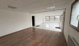  LOCAL D'ACTIVITES 220 m² GUISSENY
