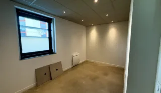  BUREAUX 102 m² ST GREGOIRE