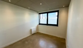  BUREAUX 102 m² ST GREGOIRE