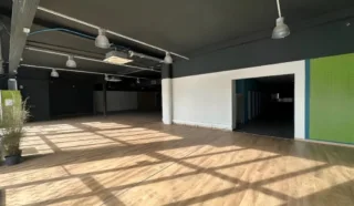  LOCAL COMMERCIAL LORIENT 925 m²
