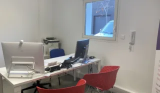  BUREAUX AVEC STOCKAGE CRACH 586 m²