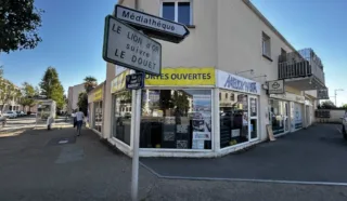  LOCAUX COMMERCIAUX 83 M² SAINT SEBASTIEN SUR LOIRE