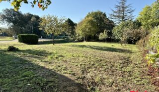 Terrain 689m²